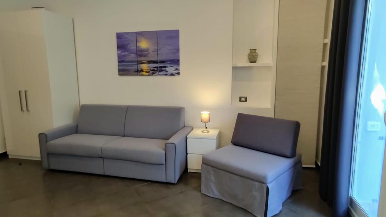Karina, To The Beach With Terrace And Private Parking Savona Exterior foto